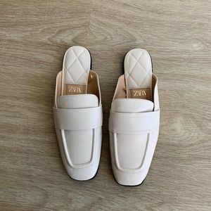 NWOT Zara Slip On Cream Loafers | Size 8